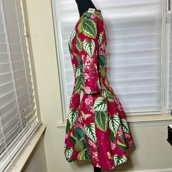 Oscar de la Renta
Ruby Mixed Botanical Split Neck Flare Dress - Picture 6 of 16